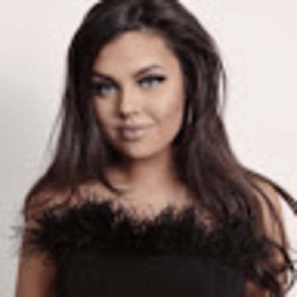 Meet your Posher, Andrea - Picture 1 of 1